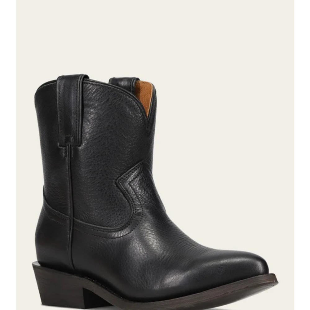 Frye Billy Short boots in black